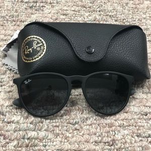 Erika Raybans